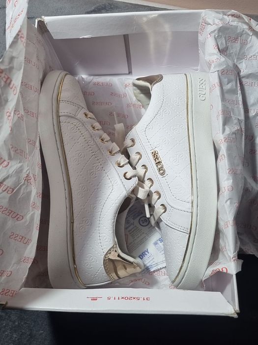 Adidasi tenisi guess