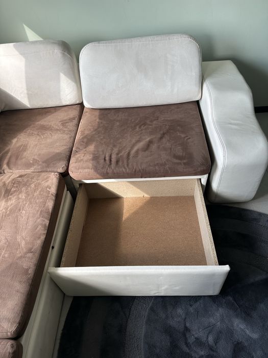 Ъглов Диван със зона за сън