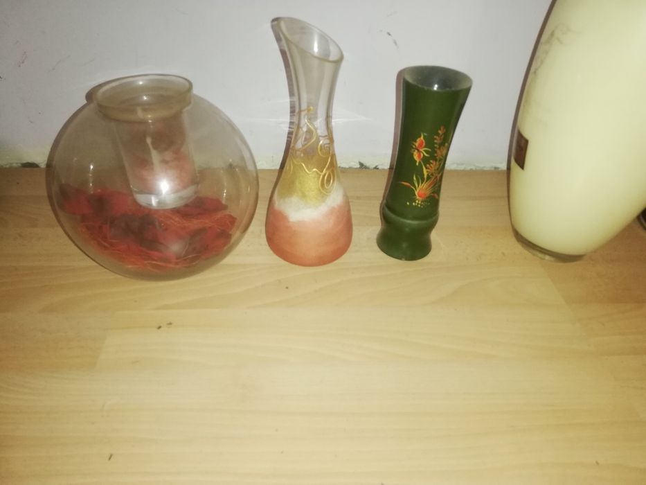 Vând vaze diferite modele