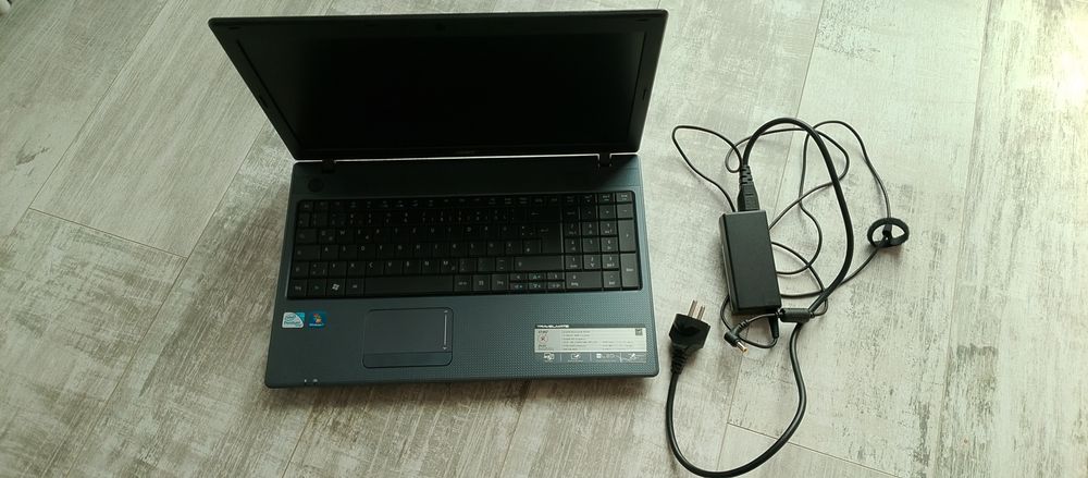 Laptop Acer, în stare foarte buna