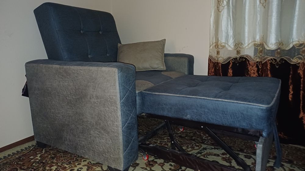 Yumshoq divan  sotiladi