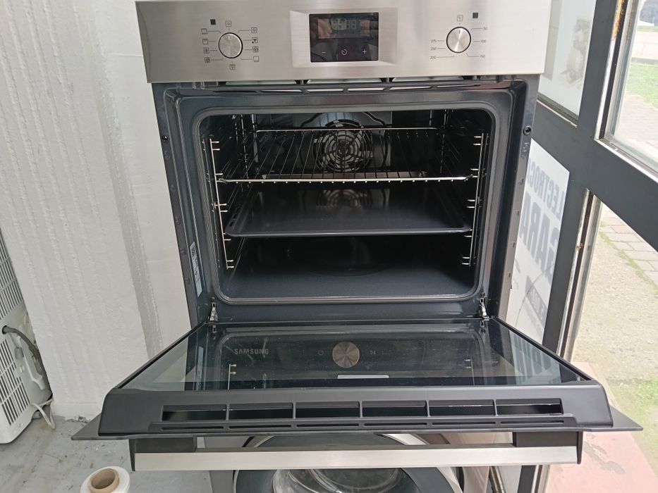 Cuptor electric  AEG nou