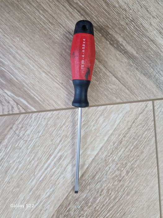 Продам отвертки фирменные