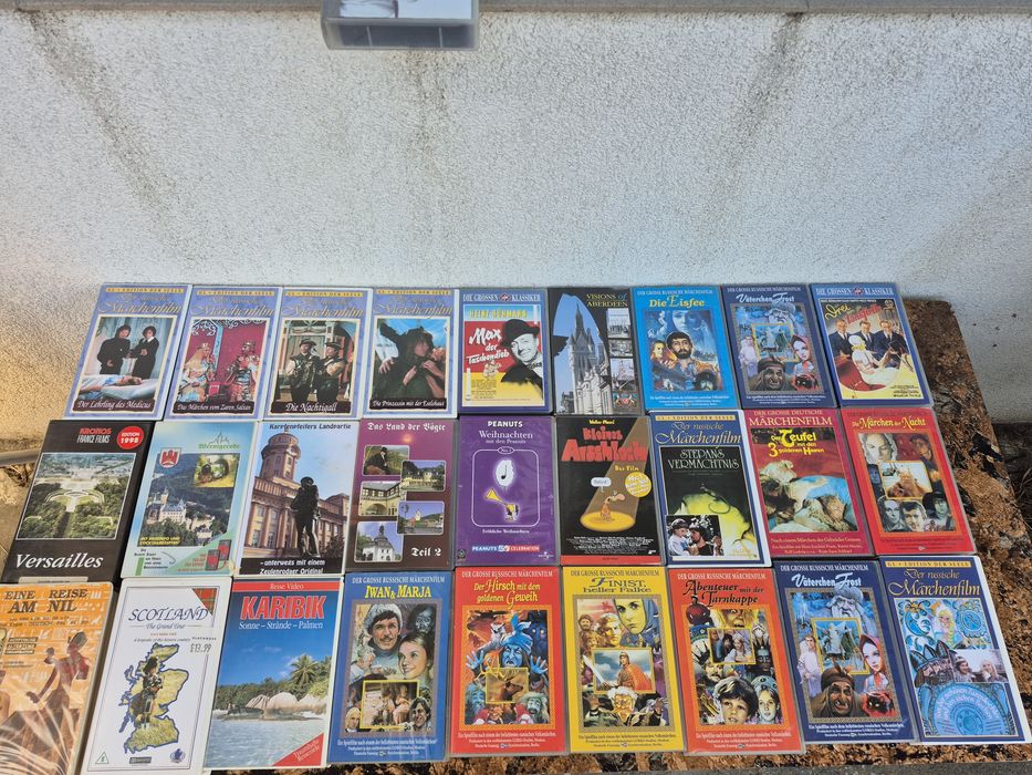 Vând 50 casete video VHS originale colectie filme Documentare, flori,