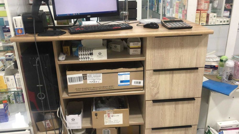 Продается мебель аптечная