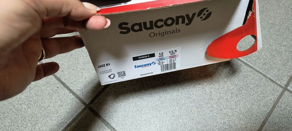 Нови спортни обувки 46 номер