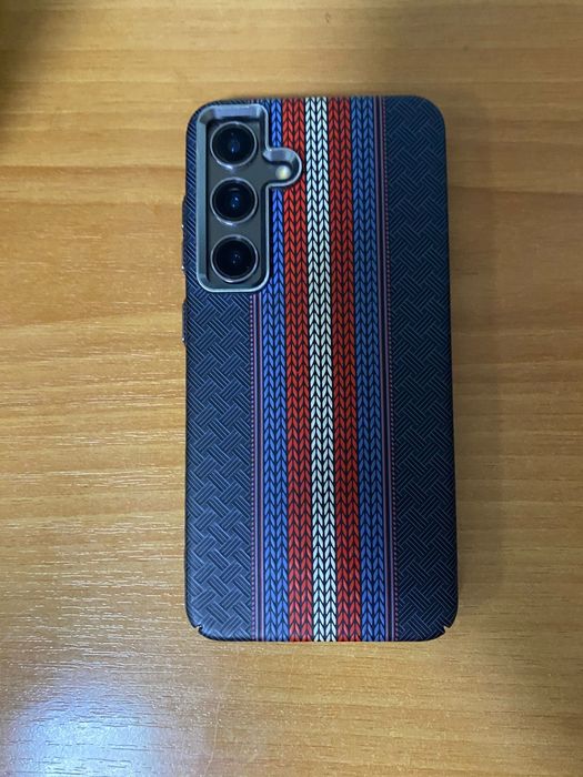 Продам samsung galaxy s24 в черном цвете 8/128