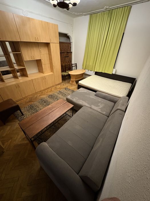 Camera privata la vilã!dar cu baie bucataria comun fac contract! iasi tg cucu garantia in rate persoana fizica proprietar mentananta ajutor 24/24. 38m