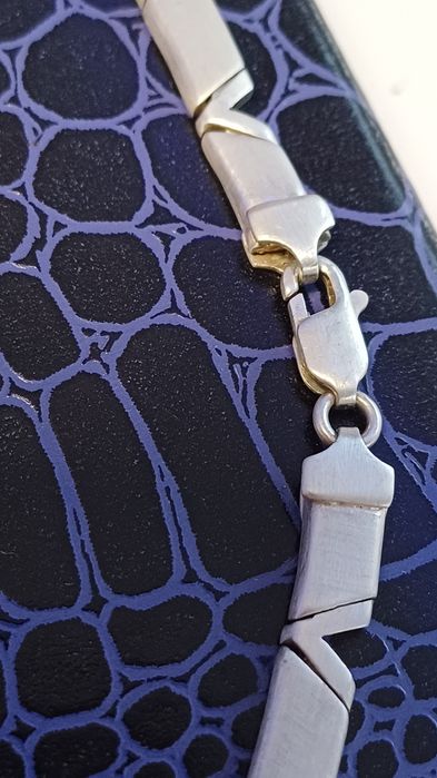 Frumos colier Argit masiv .