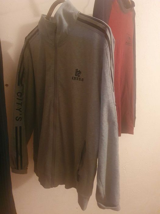 Продаются свитера,олимпийка