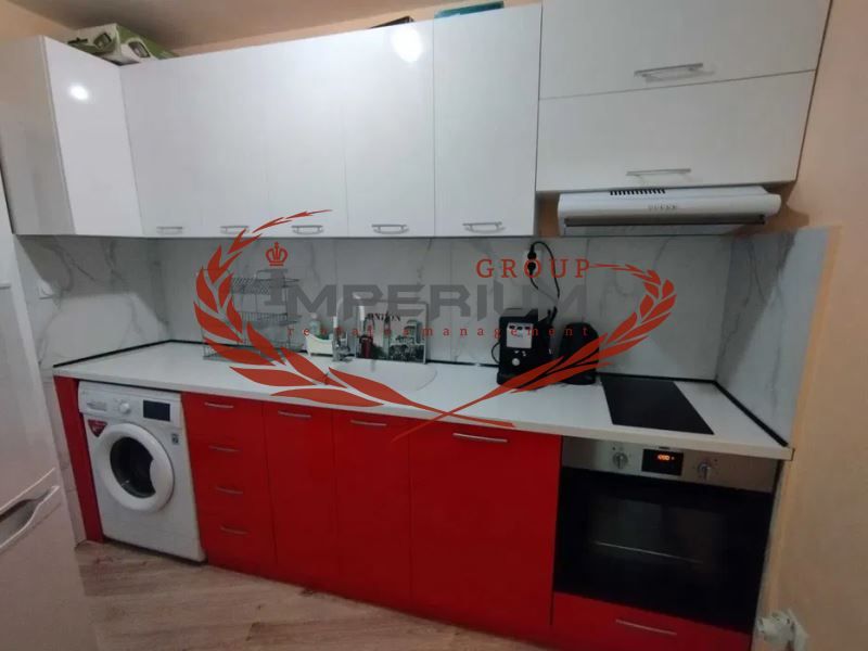Дава се под наем Тристаен апартамент в Варна, Гръцка махала - 60 кв.м за 612 € - Снимка #1