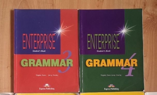 Upstream -  граматики по английски език