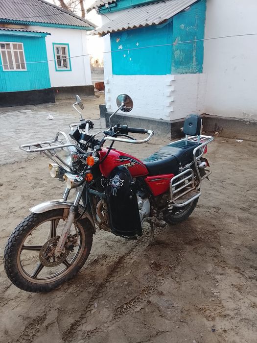 Мотоцикл             .