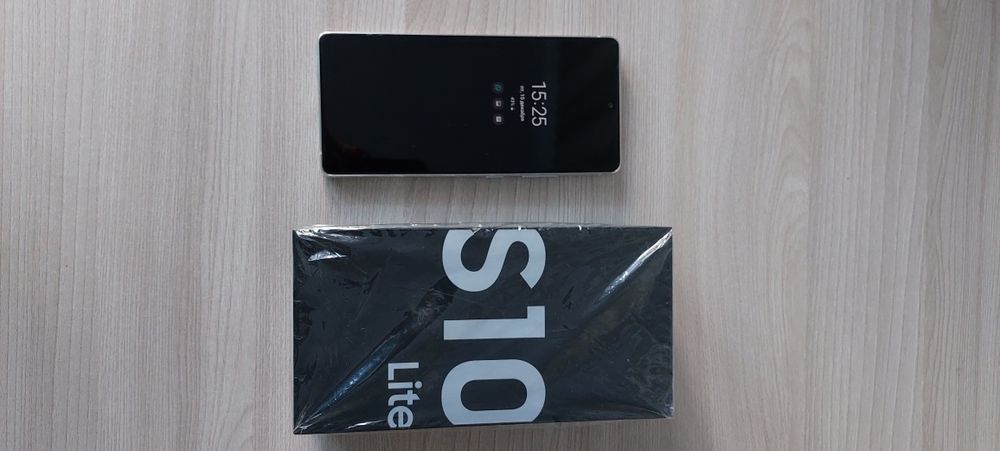 Продам sumsung s10 lite