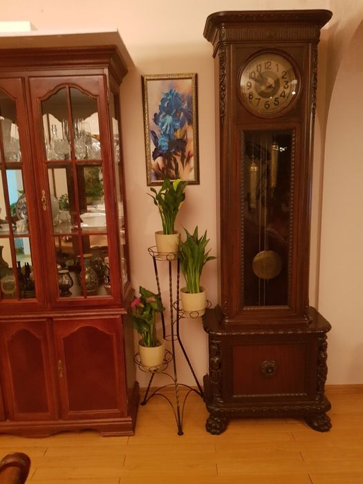 Продам напольные часы.