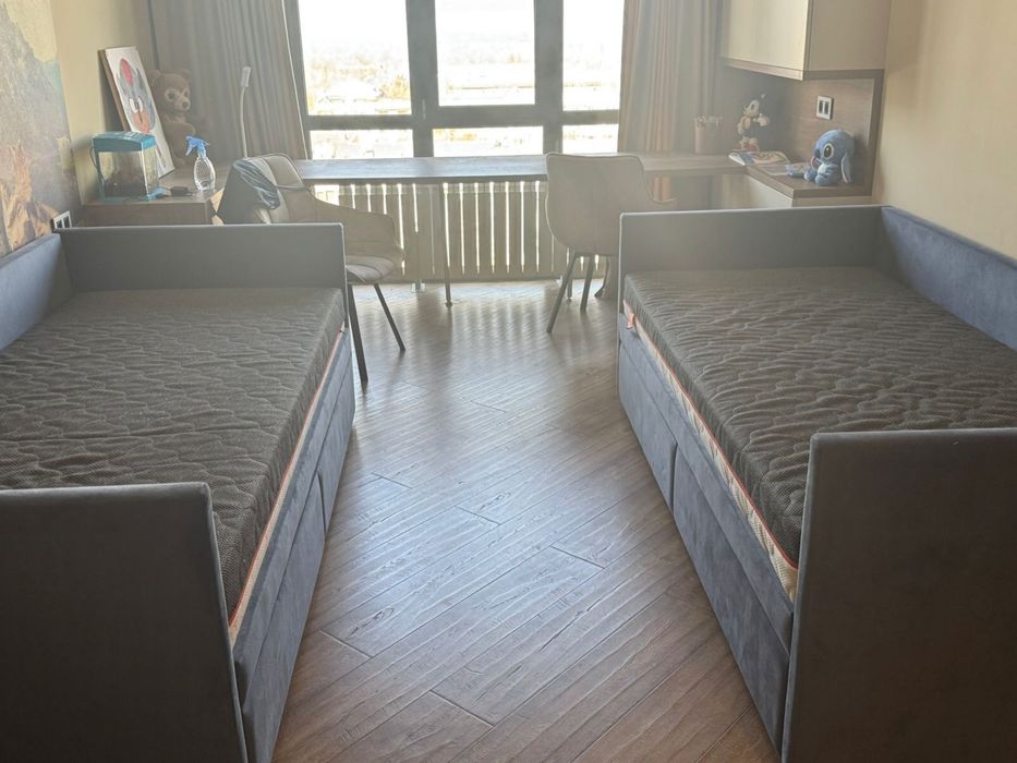 Продам 2 кровати вместе с матрасами