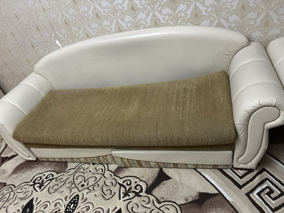 Продам диван с креслом