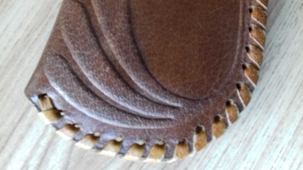 Кафяв кожен калъф за очила - ръчна изработка