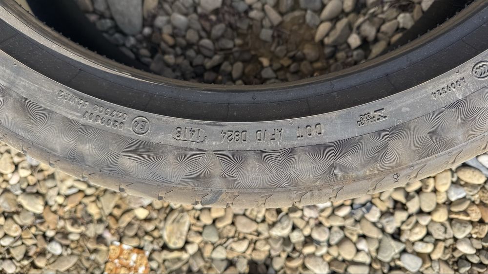 255/40/22 Continental