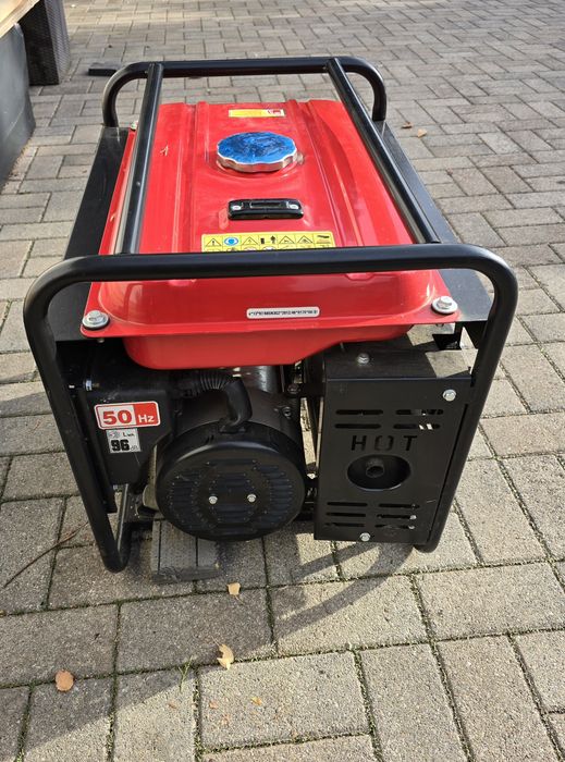 Vând Generator de curent HECHT GG 3300  2600V 7cp  193cm 12h