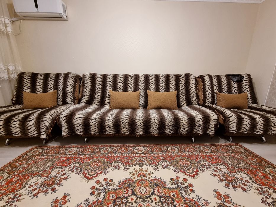 Диван и 2 кресла (3+1+1)