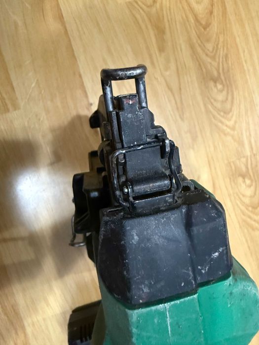 Такер HIKOKI NT 1865DM