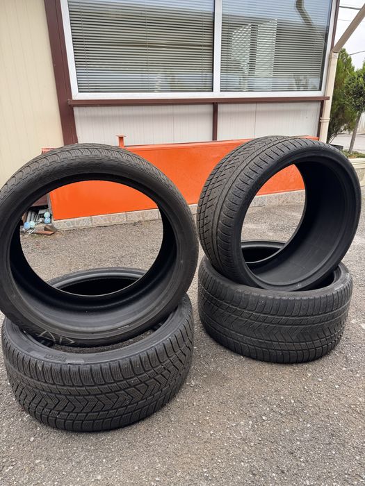 315/30/22///275/35/22 Pirelli scorpion