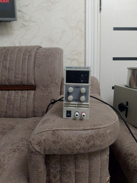 Продам лабораторный блок питания
