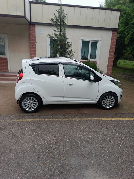 Avtomobil Chevrolet Spark