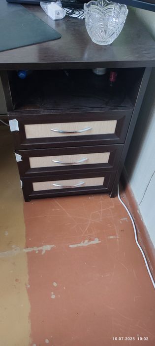 Компьютерный стол в отличном состоянии.