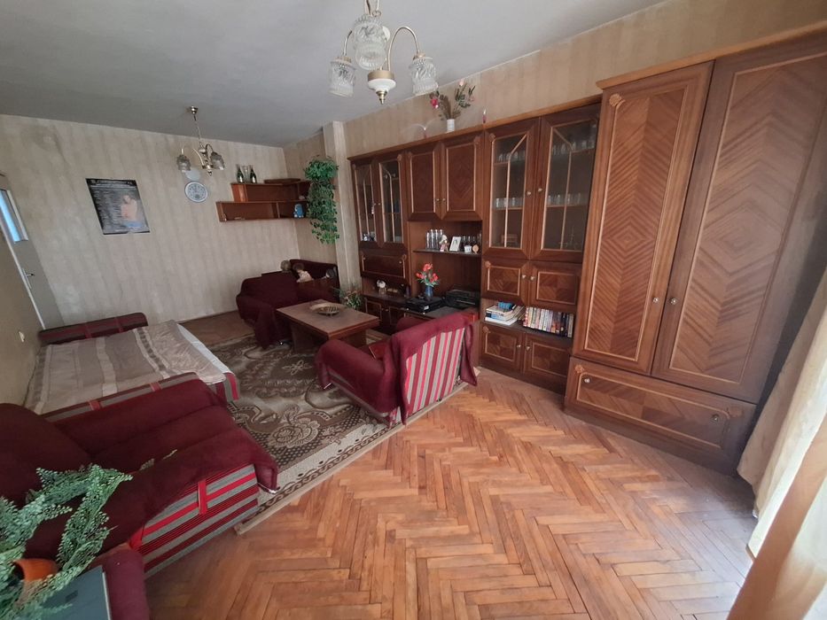 Апартамен град Роман