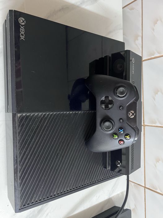 Xbox one 400 gb cu kinect + jocuri