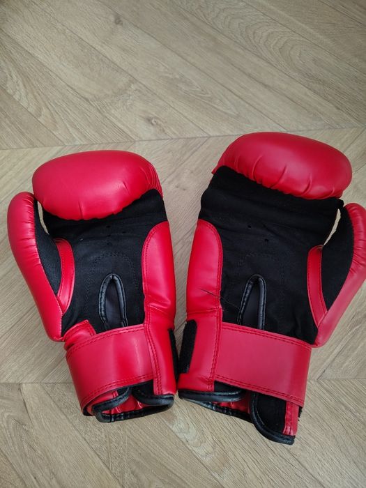 Боксови ръкавици