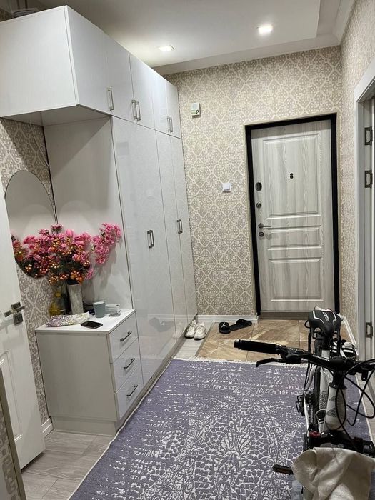 4/2/5. Сергели 2. Квартира 92 м², дом панельный. Метро - 350 м