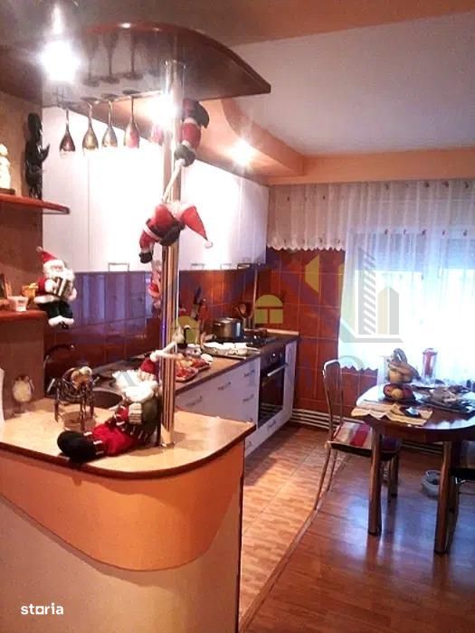 Apartament 3 camere conf  1 decomandat  zona 1 Dec 1918