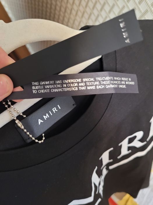 vand tricou amiri nou