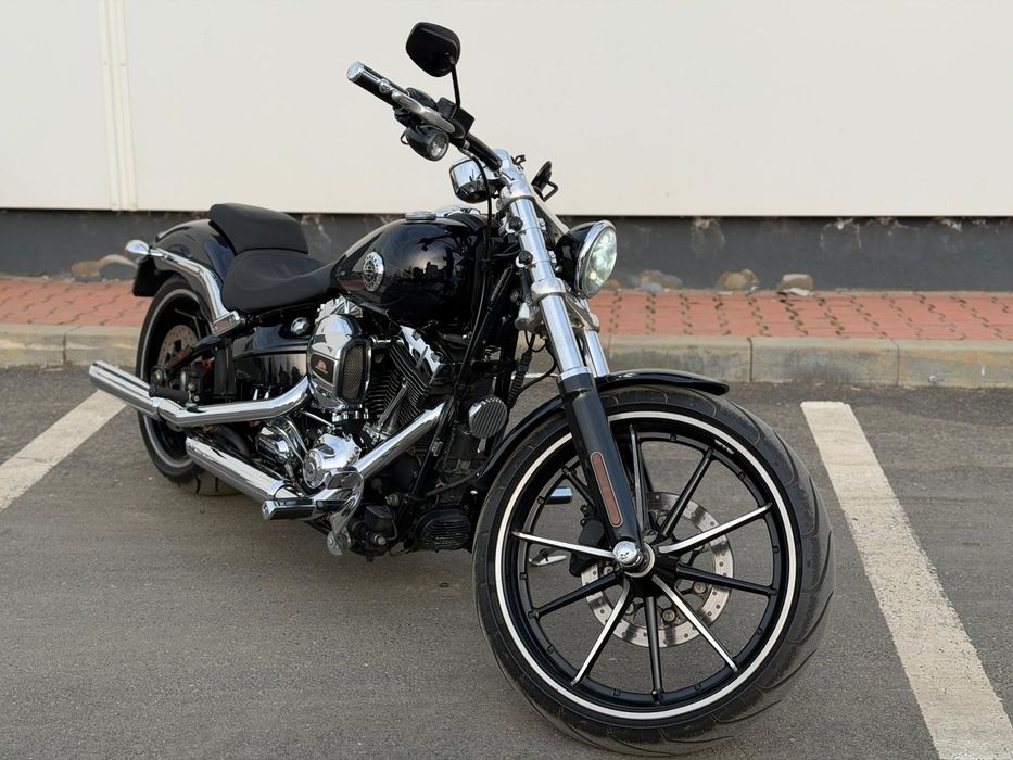 Harley-Davidson Breakout