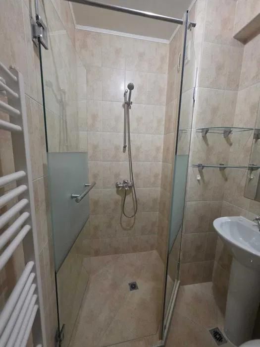 Дава се под наем Двустаен апартамент в Асеновград - 75 кв.м за 355.98 € - Снимка #7