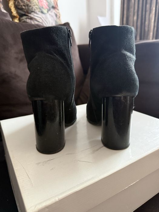 Botine cu toc gros din piele