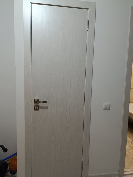 Продам двери межкомнатные б/у