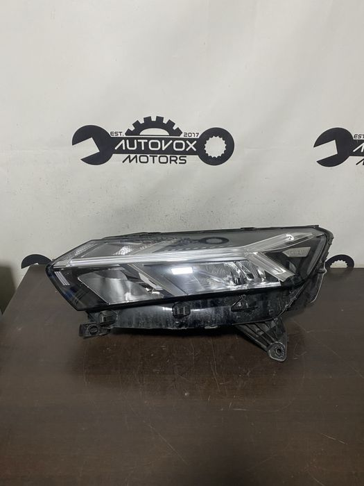 Far stanga Dacia Logan 3 Sandero 3 an pana la 2023