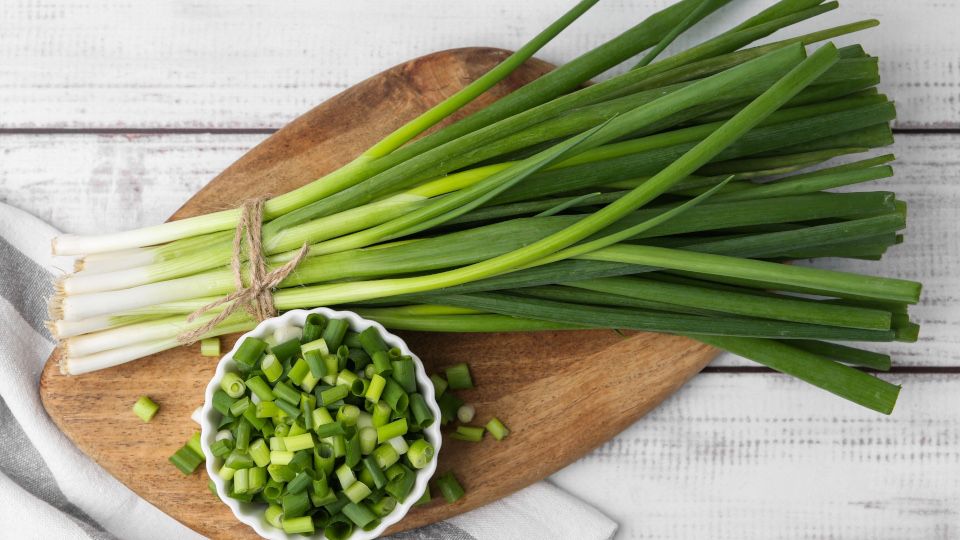 Зеленый лук на продажу