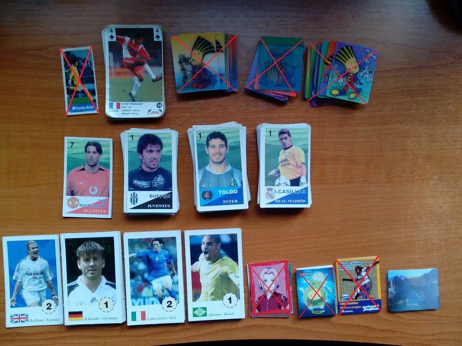 Карти на футболисти и баскетболисти и стикери на Чипикао