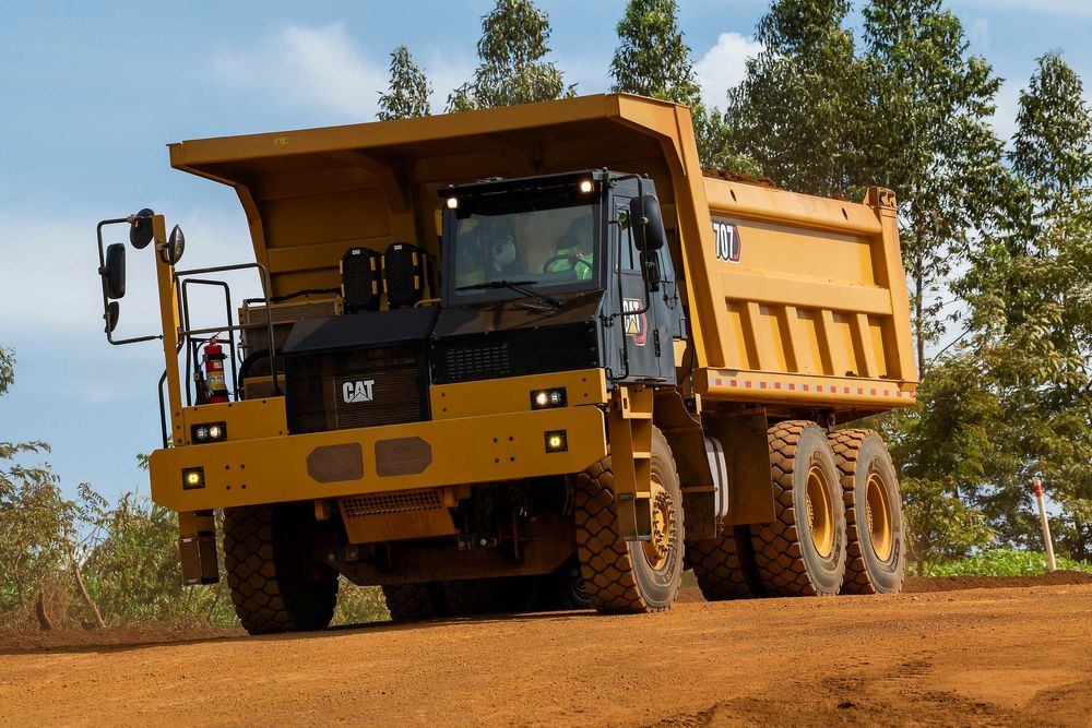 Карьерный самосвал CAT [707] (70т)