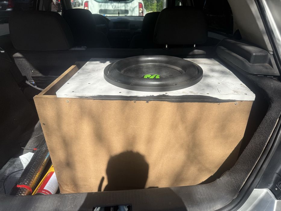 Vand incinta subwoofer acordaj la 29hz