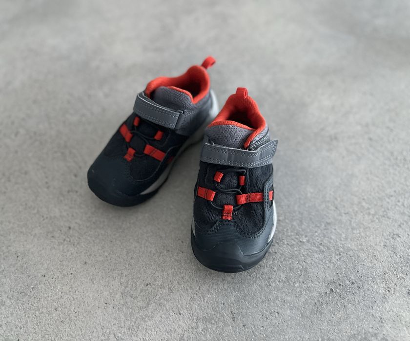 Incaltari pentru bebe ca si noi