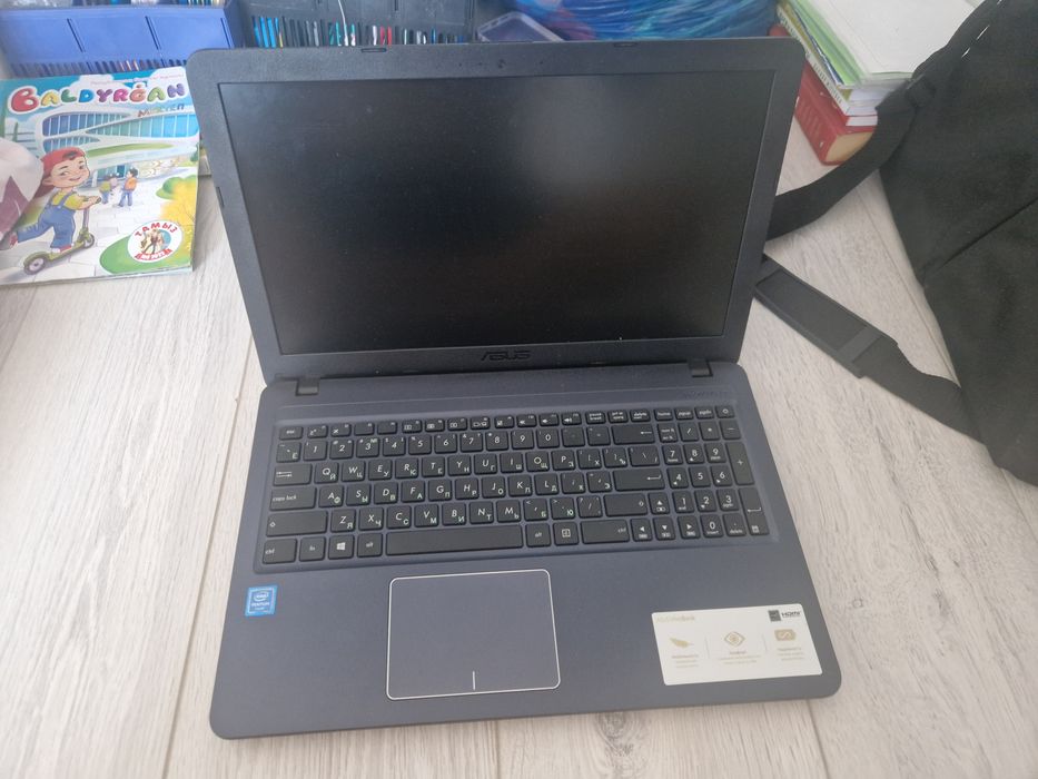 Ноутбук Asus Vivobook