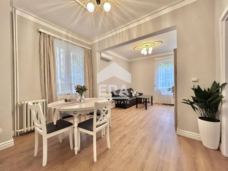 Дава се под наем Двустаен апартамент в София, Център - 55 кв.м за 650 € - Снимка #1