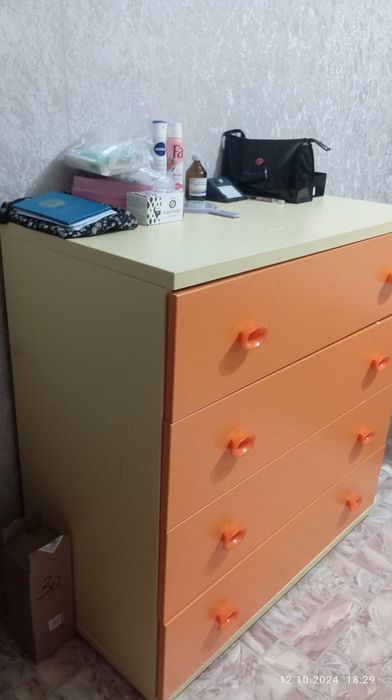Продам комод для одежды