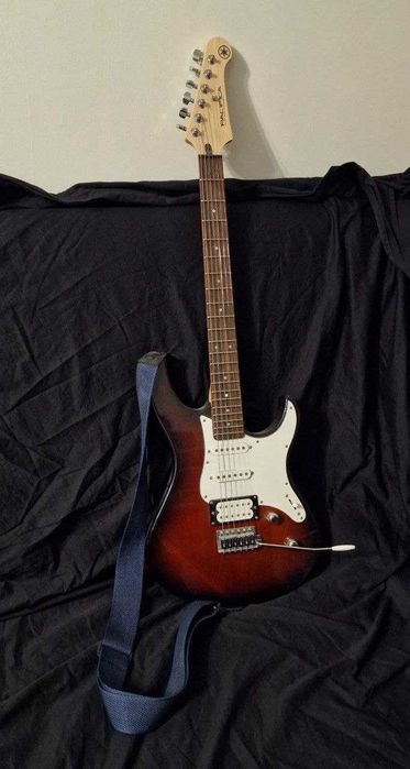 Электрогитара Yamaha Pacifica pac112v